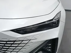 2022 Changan UNI-V 1.5T Premium, белый — фото 7
