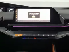 2022 Changan UNI-V 1.5T Premium, белый — фото 12