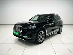 2022 BMW X7 xDrive40i Luxury Package, чёрный — фото 1
