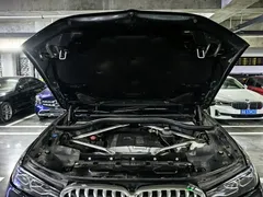 2022 BMW X7 xDrive40i Luxury Package, чёрный — фото 16