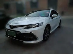2021 Toyota Camry 2.5G Luxury, белый — фото 1