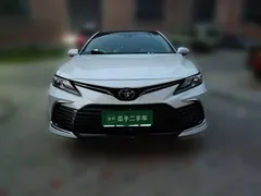 2021 Toyota Camry 2.5G Luxury, белый — фото 2