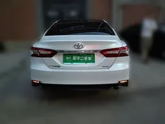 2021 Toyota Camry 2.5G Luxury, белый — фото 3