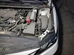 2021 Toyota Camry 2.5G Luxury, белый — фото 21