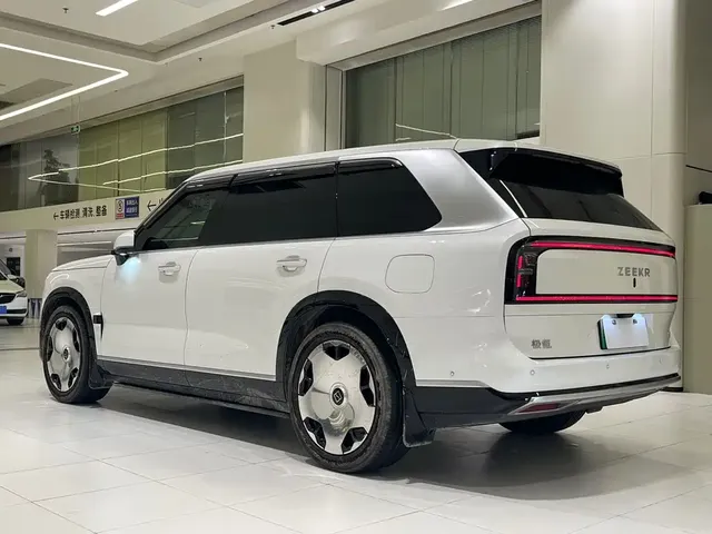 2024 Zeekr 009 7-Seat Aisle Version 140kWh