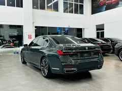 2021 BMW 7 Series 740Li Leading M Sport Package — фото 4