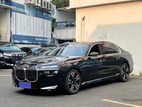 2023 BMW 7 Series 740Li Leading M Sport Package