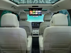2024 Li Auto MEGA Ultra, белый — фото 10
