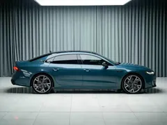 2022 Audi A7L 55 TFSI quattro S-line Edition One, зелёный — фото 4