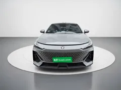 2022 Changan UNI-V 1.5T Premium — фото 2