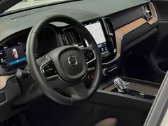 2023 Volvo XC60 4WD Luxury, белый — фото 7