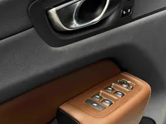 2023 Volvo XC60 4WD Luxury, белый — фото 8