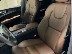 2023 Volvo XC60 4WD Luxury, белый — фото 9