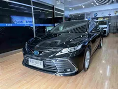 2021 Toyota Camry Hybrid 2.5HGVP Leading, чёрный — фото 3