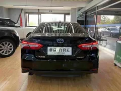 2021 Toyota Camry Hybrid 2.5HGVP Leading, чёрный — фото 13