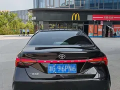2019 Toyota Avalon 2.0L XLE Premium, чёрный — фото 4