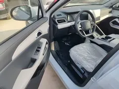 2025 BYD Yuan UP Smart Driving 401km Vitality, белый — фото 16