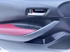 2021 Toyota Corolla TNGA 1.5L CVT GR Sport, белый — фото 8
