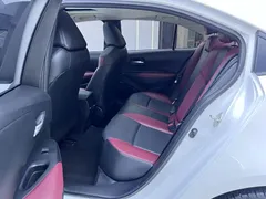 2021 Toyota Corolla TNGA 1.5L CVT GR Sport, белый — фото 14