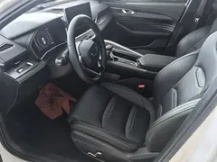 2023 Geely Preface 1.5TD Kunlun, белый — фото 4