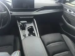 2023 Geely Preface 1.5TD Kunlun, белый — фото 5