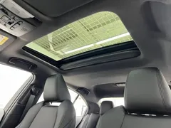 2022 Toyota Levin Hybrid 1.8H E-CVT Luxury, белый — фото 13