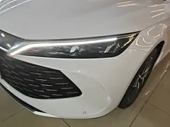 2024 BYD Qin L PHEV 120KM Exceed, белый — фото 24