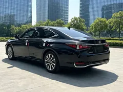 2023 Lexus ES 200 Excellence, чёрный — фото 3