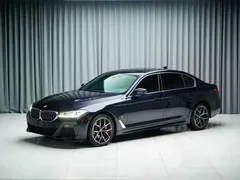 2021 BMW 5 Series 530Li Premium M Sport Package, чёрный — фото 1