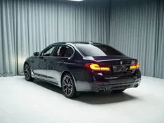 2021 BMW 5 Series 530Li Premium M Sport Package, чёрный — фото 9