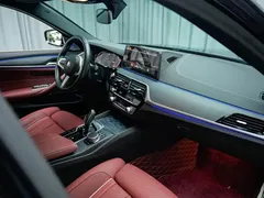 2021 BMW 5 Series 530Li Premium M Sport Package, чёрный — фото 14