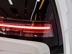 2024 Li Auto MEGA Ultra, белый — фото 9