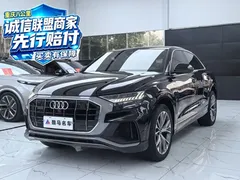 2021 Audi Q8 55 TFSI Sport, чёрный — фото 1