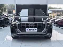 2021 Audi Q8 55 TFSI Sport, чёрный — фото 2