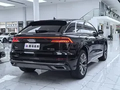 2021 Audi Q8 55 TFSI Sport, чёрный — фото 15