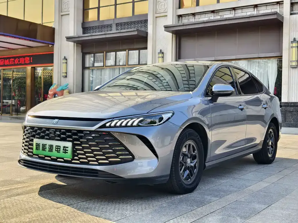 2025 BYD Qin PLUS DM-i PHEV Smart Driving 55km Leading