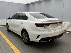 2023 Kia Cerato 1.5L CVT Luxury, белый — фото 4
