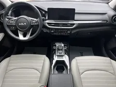 2023 Kia Cerato 1.5L CVT Luxury, белый — фото 9