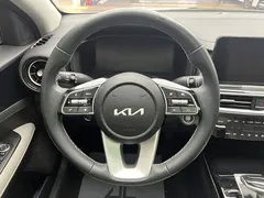2023 Kia Cerato 1.5L CVT Luxury, белый — фото 10