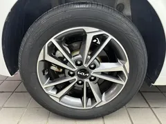2023 Kia Cerato 1.5L CVT Luxury, белый — фото 19
