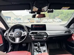 2022 BMW 5 Series 530Li Leading M Sport Package, чёрный — фото 4