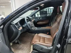 2023 Volvo XC60 4WD Luxury, чёрный — фото 8