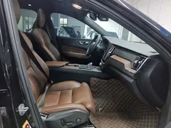 2023 Volvo XC60 4WD Luxury, чёрный — фото 10