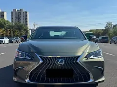 2022 Lexus ES 300h Excellence, зелёный — фото 2
