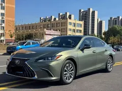 2022 Lexus ES 300h Excellence, зелёный — фото 3