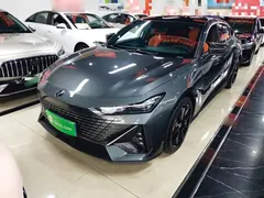 2022 Changan UNI-V 1.5T Premium — фото 2