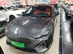 2022 Changan UNI-V 1.5T Premium — фото 3