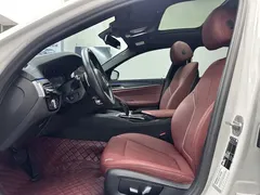 2023 BMW 5 Series 530Li Leading M Sport Package, белый — фото 11