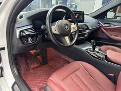 2023 BMW 5 Series 530Li Leading M Sport Package, белый — фото 12