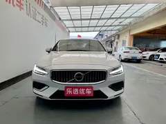 2022 Volvo S60 B4 Luxury, белый — фото 2
